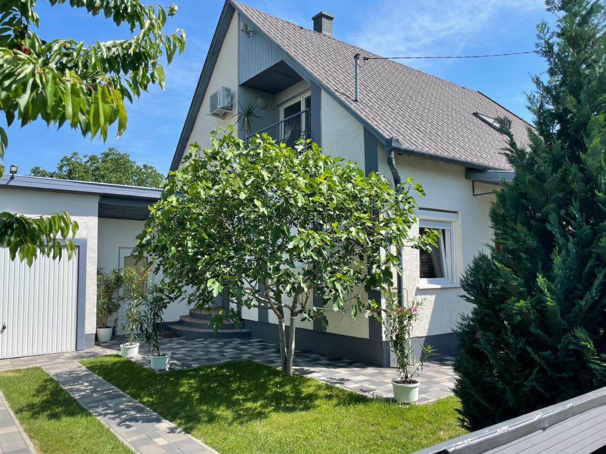 Toparti Hangulatu Nyaralo-Balatonboglar Exterior photo